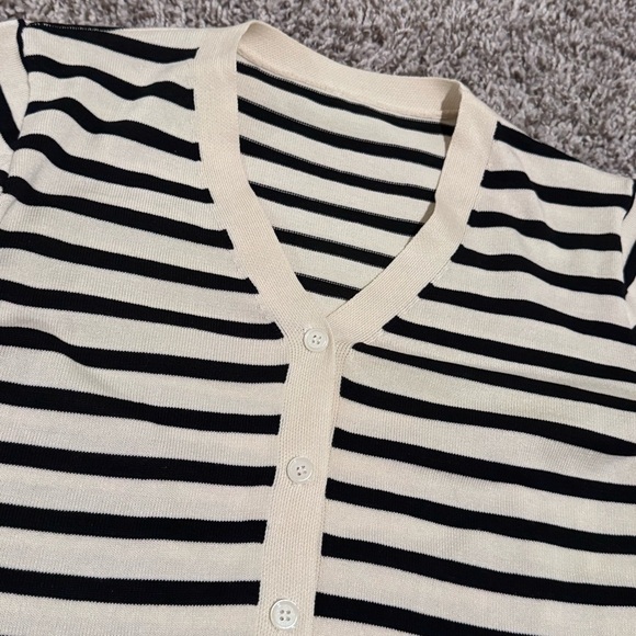 Stripped Sweater - Picture 4 of 4